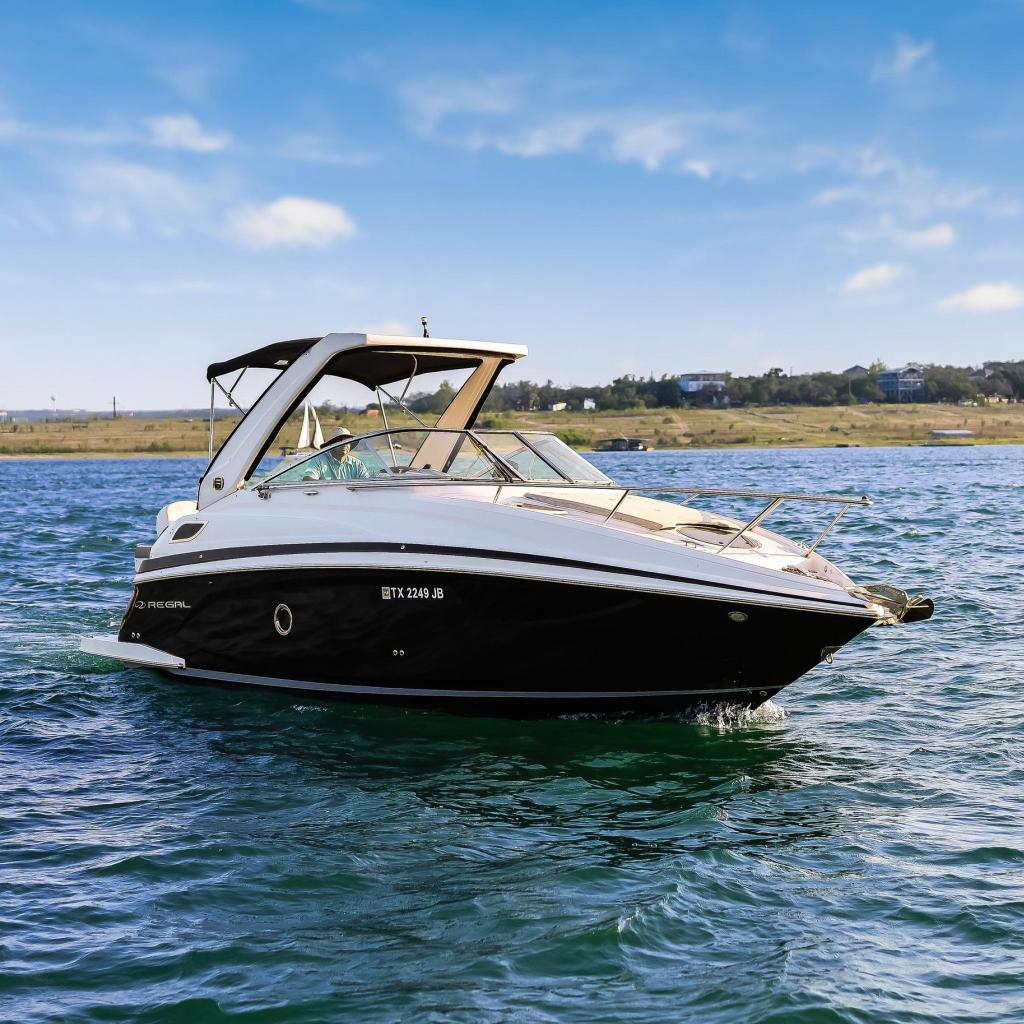 Lancha Speed 28 – Passeio Privativo com Conforto e Diversão